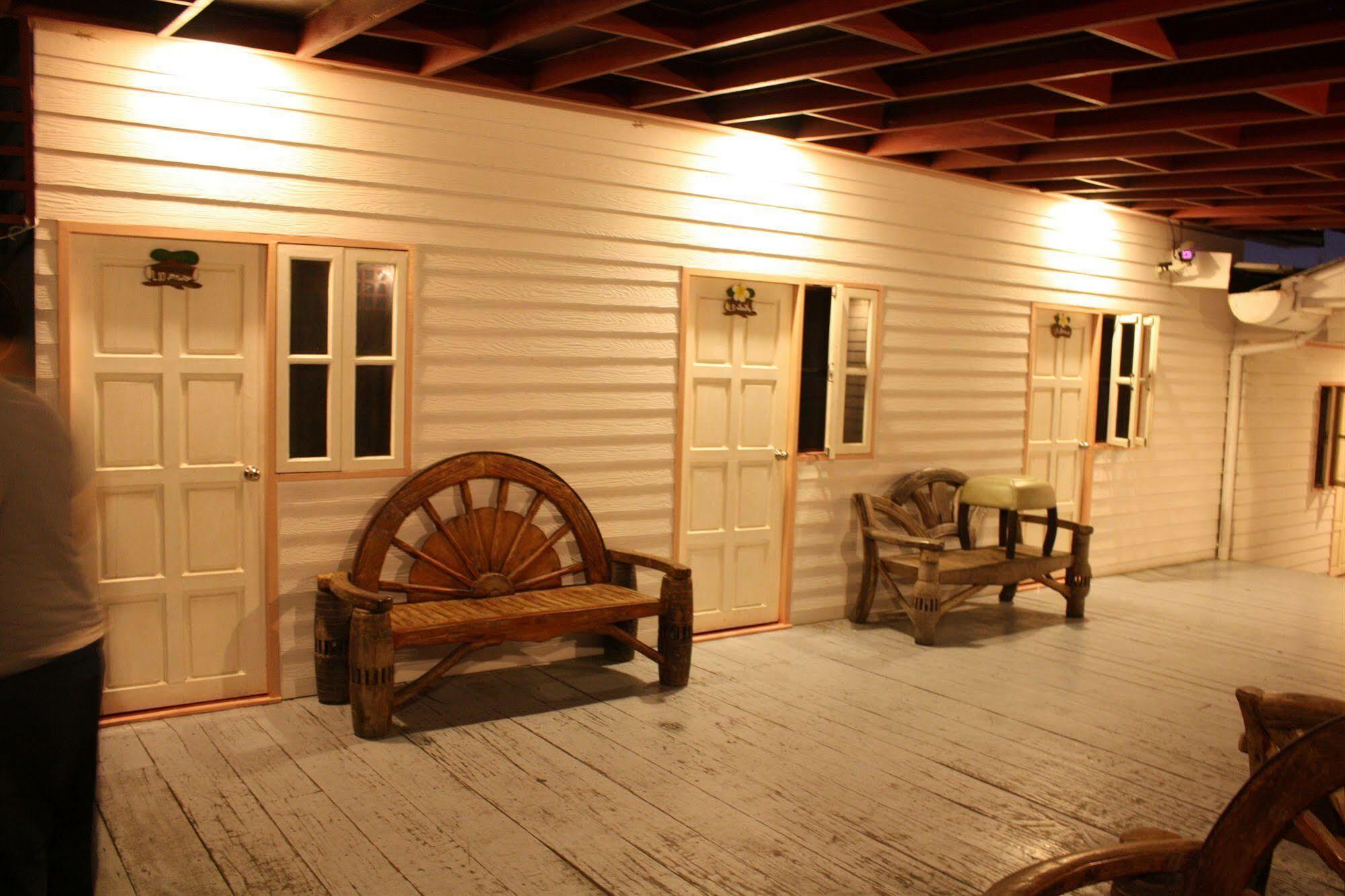 Mod Guesthouse Хуа Хин Екстериор снимка